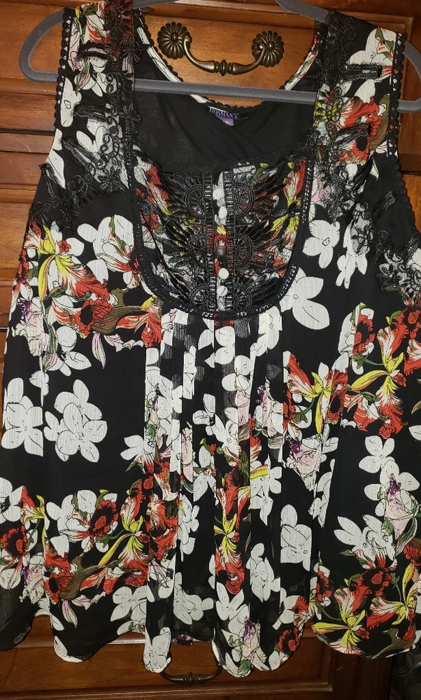 NWOT  Roman's size 26